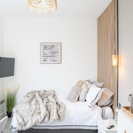 Boutique Nights Aparthotel AEGON International Esterno foto